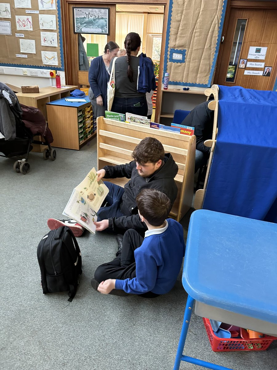 DeanburnPSP6MC's tweet photo. Some photos from our Parent-Child read in on Tuesday. Such a lovely way to end the day and the children just loved having you in school. Thank you all who attended! π #DPSLovesToRead https://t.co/LG4EN1kpBL