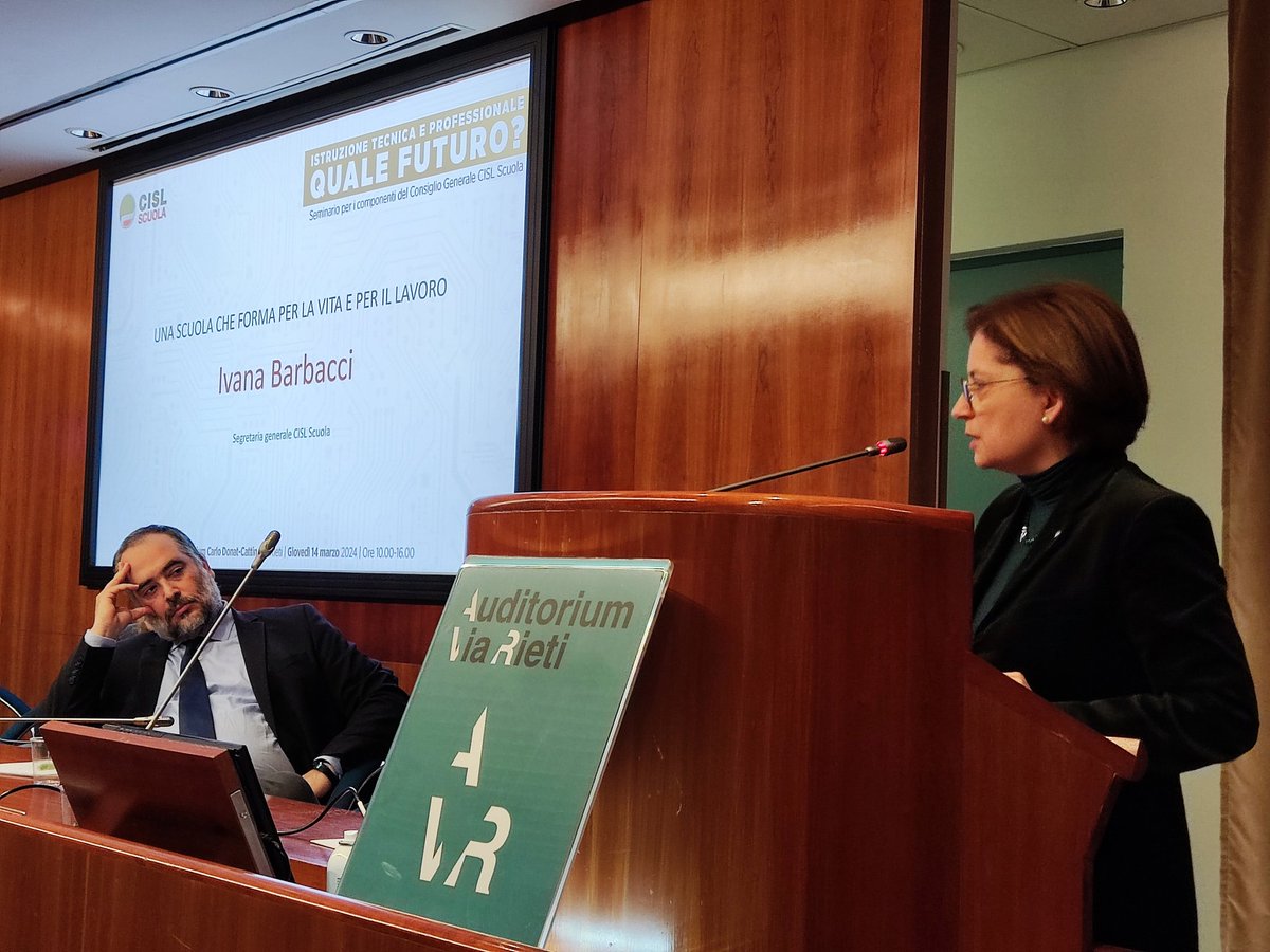 cislscuola's tweet photo. "Bisogna immaginare una scuola per la vita e per il lavoro" dice la segretaria generale #IvanaBarbacci chiudendo i lavori del seminario sulla formazione professionale @CislNazionale @MIsocialTW @orizzontescuola @TecnicaScuola @orizzontescuola https://t.co/h4EfSEIvak
