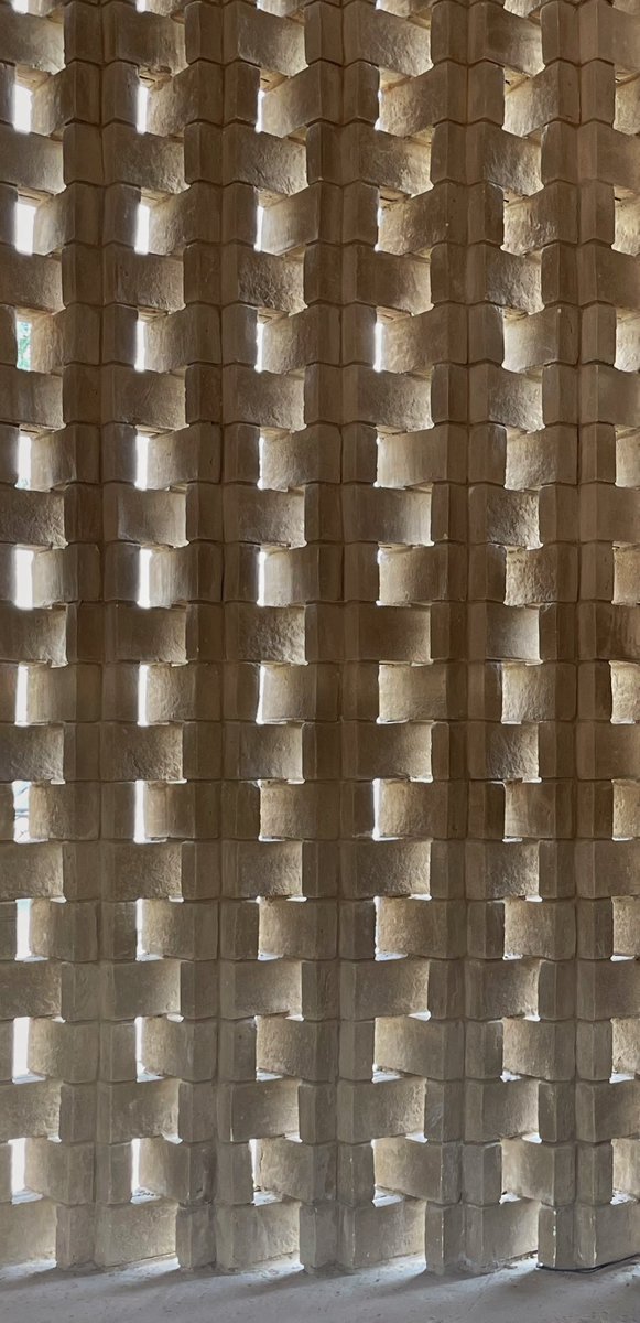 la celosia, casa malinalco.
un homenaje a Carlos Mijares y su increíble entendimiento sobre el uso del tabique.