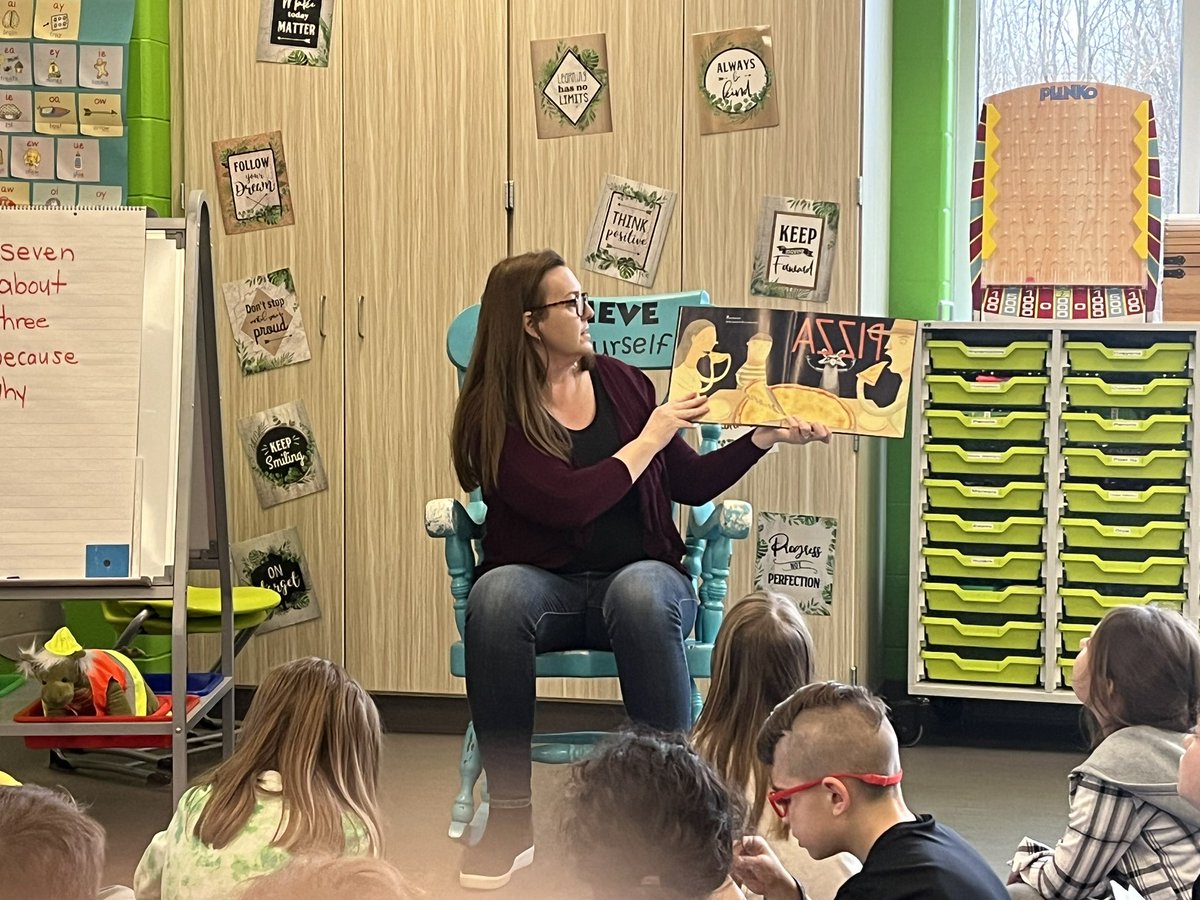 jstuart12's tweet photo. Thank you to our LO School Board President @DanielleBresett for coming in to read to our class today! They loved the pizza book! https://t.co/MrZf9Wn4VW
