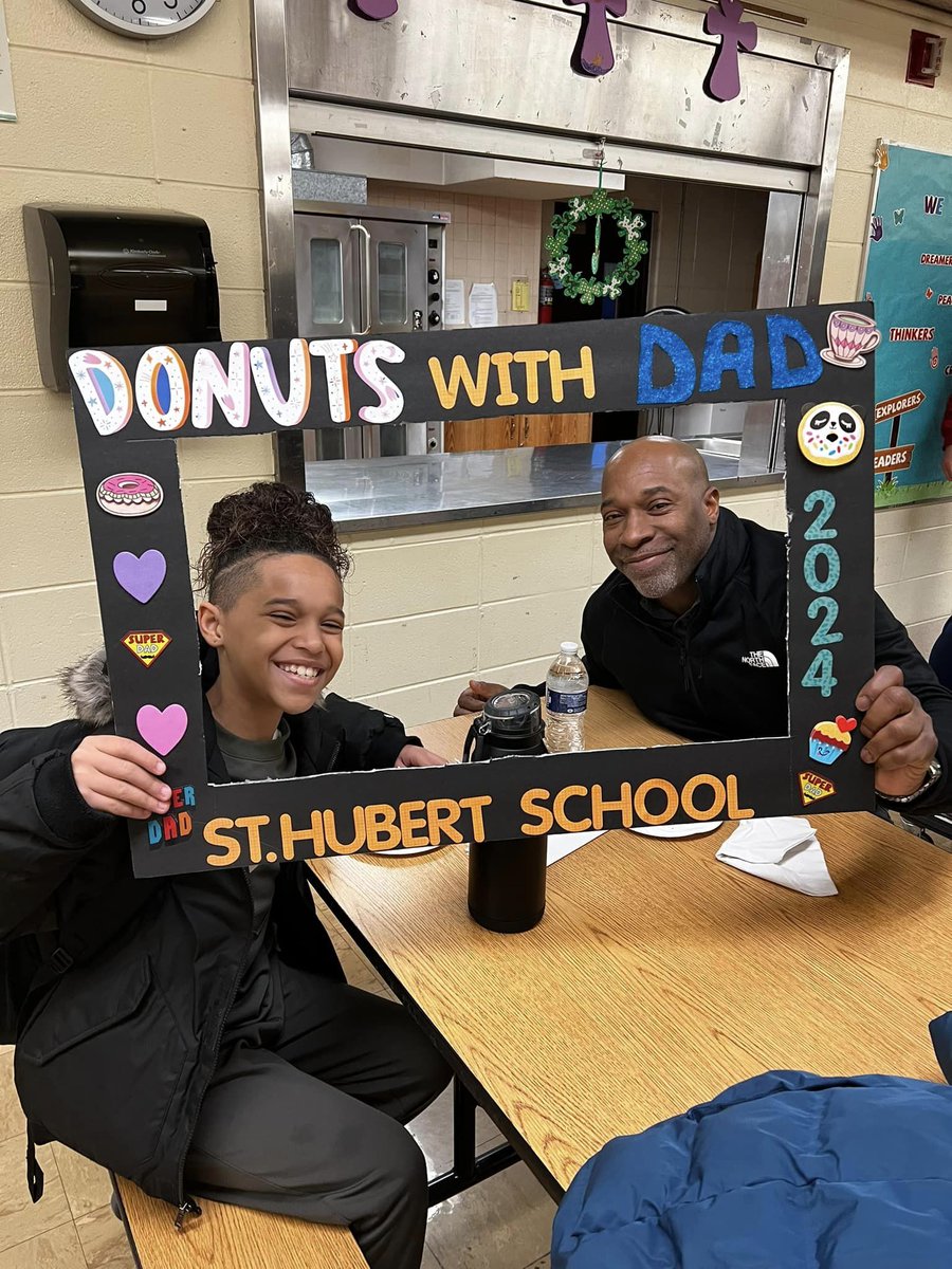 StHubertKnights's tweet photo. What a fantastic morning spent celebrating the special men in our students' lives at Dads and Donuts! Huge thanks to our wonderful FSA for organizing this event, and a big shoutout to everyone who joined us. Your presence made it truly special! #DadsAndDonuts #StHubertKnights https://t.co/SIWP42z45D