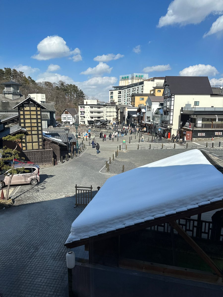Akimiona1015's tweet photo. あーー卒業旅行楽しかった…
さて今年から建設会社で頑張りますか💪 https://t.co/dySLOs012B