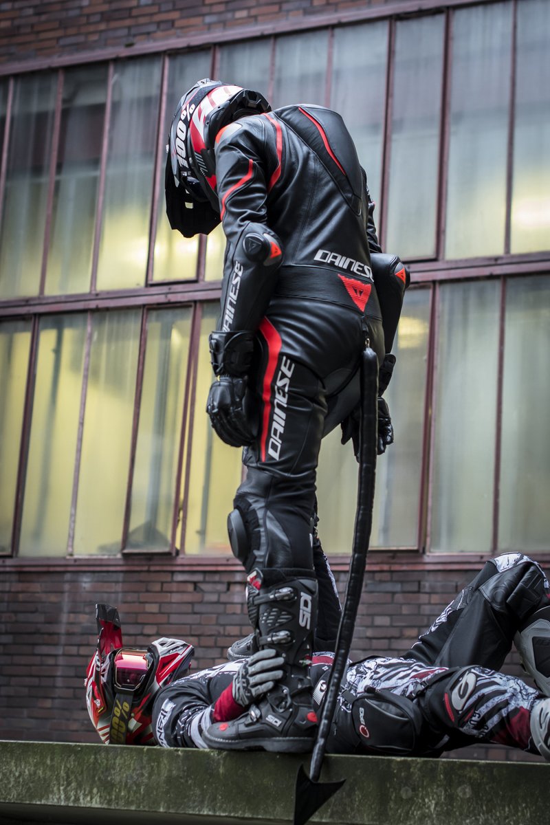 Connecting with the devil, while under his boots.. 😏🤤😈

📸 By <a href="/hierona_/">Hierona</a>

#gear #gearfetish #gearhead #biker #leather #mx #motocross #fetish #fetishcommunity #boots #helmet #sidi #crossfire #dainese #dainese #airoh #aviator #oneal #leathersuit #leatherfetish #alpinestars