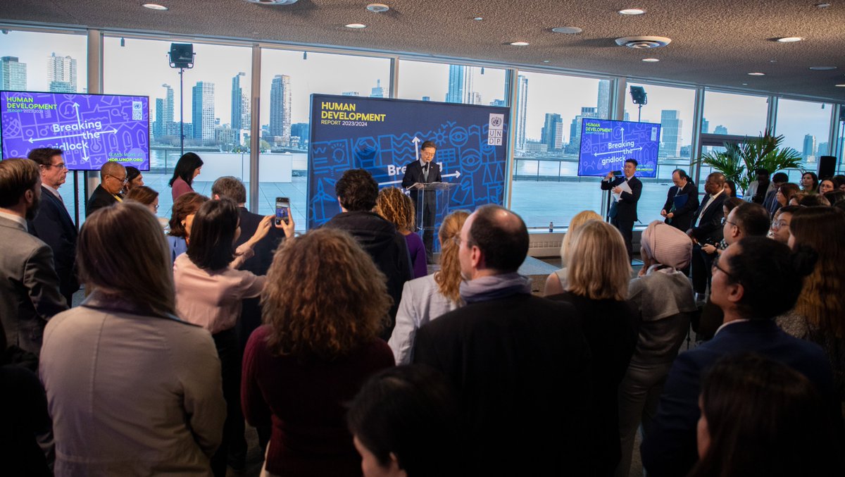 ASteiner's tweet photo. 🙏 all @UN ambassadors joining us for the launch of @UNDP's #HDR2024.

Our problems are intertwined, requiring equally interconnected solutions.

Building a 21st-century architecture for 🌐 public goods is critical to break through the current deadlock.

⏩https://t.co/3zjy4nzfYw https://t.co/bFwHlPje3g
