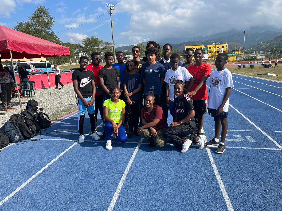 It’s 9am &amp; it’s a go for the 🇯🇲 leg of the Relay around the World #TerredeJeux2024! Congratulations and merci/gracias to the runners from Martinique <a href="/CTM_Martinique/">CTM</a> &amp; Venezuela <a href="/embafrancia/">Francia en Venezuela 🇫🇷🇻🇪</a> for passing the baton to #Jamaica! <a href="/Paris2024/">Paris 2024</a> <a href="/francediplo/">France Diplomatie 🇫🇷🇪🇺</a> @france_in_jamaica <a href="/AF_Jamaica/">AF_Jamaica  🇫🇷 🇯🇲</a>