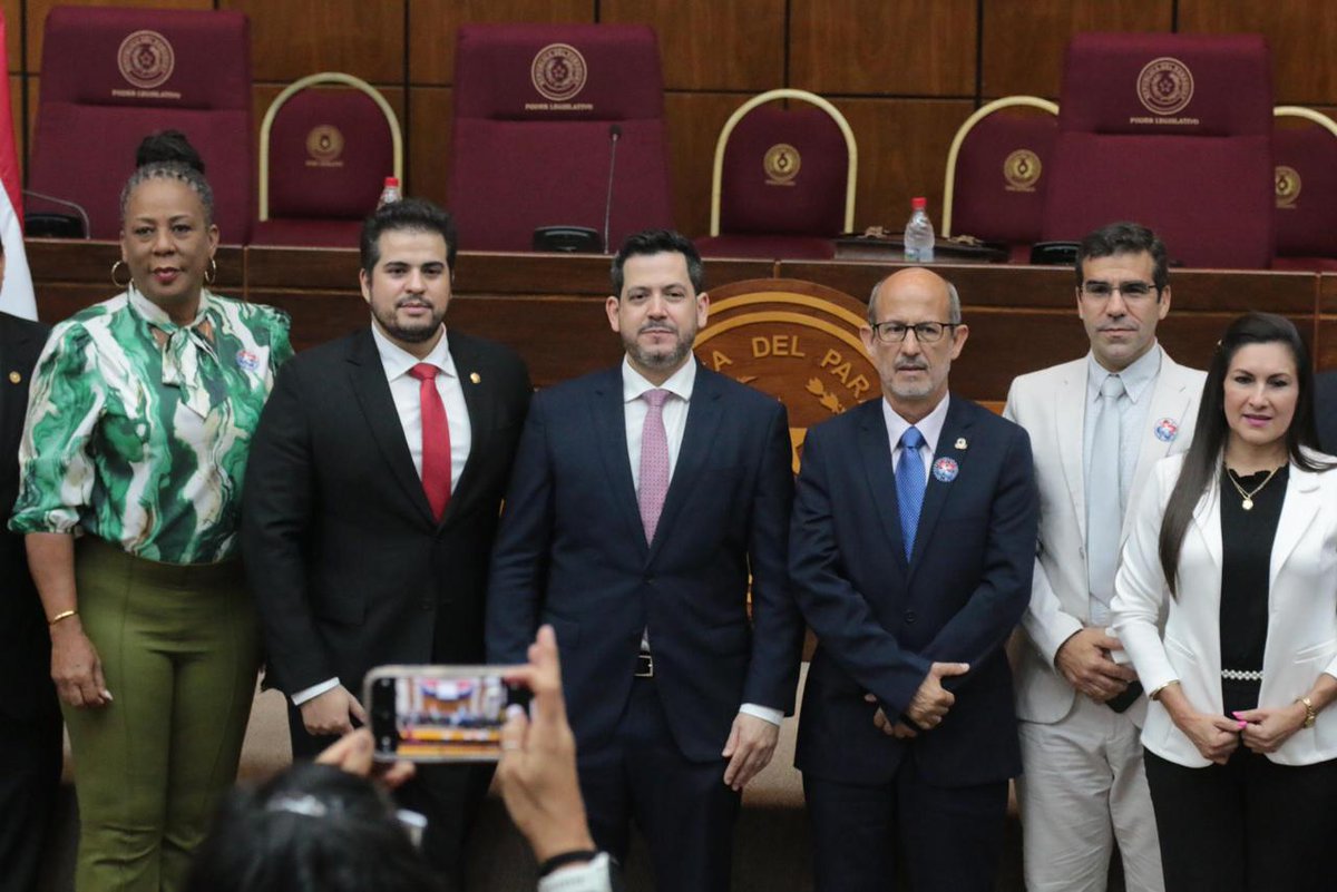 Familias de nuestros pueblos latinoamericanos y caribeño en el pleno disfrute de sus derechos, La Paz y por supuesto el progreso, esa es la hoja de ruta del Parlatino. Paraguay ocupa un lugar en mesa directa con el firme propósito de velar por el bienestar de nuestros pueblos.