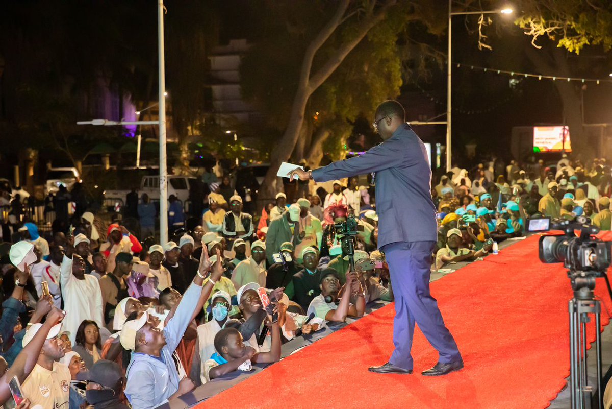 BBYSenegal's tweet photo. Saint-Louis a rassemblé une foule considérable en soutien à @amadou_ba_ . Cette mobilisation souligne l'engagement de la communauté envers le candidat de la majorité. 

La participation active des citoyens et le soutien manifesté pour le candidat Amadou Ba reflètent la force de la démocratie et l'esprit de responsabilité civique qui anime la population.

La ville historique de Saint-Louis a prouvé une fois de plus être un lieu de rassemblement crucial, illustrant l'importance de l'engagement politique dans le développement de notre société.

Cette dynamique autour d'@amadou_ba_  est une importante source de motivation dans le parcours démocratique, rappelant l'importance de la participation citoyenne aux décisions qui façonnent notre avenir.
