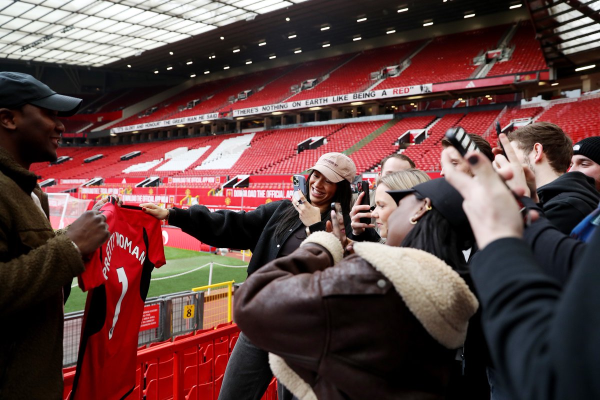 Red is SO our colour. 💅

We had a really good time at the <a href="/ManUtd/">Manchester United</a> stadium tour last week! 😍 Thank you for having us. 
#PrettyWomanUK