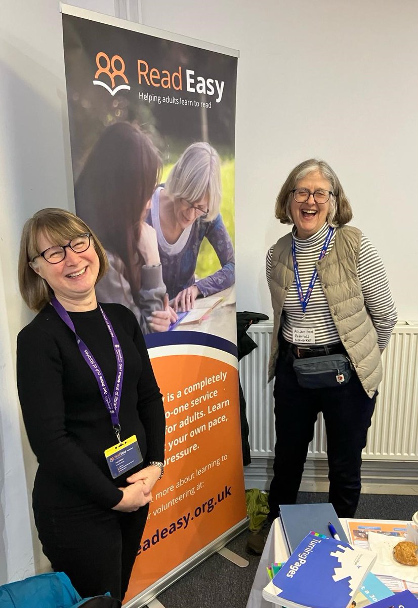 ReadEasySotonIW's tweet photo. We had an enjoyable time at the HIOW Social Prescribing Showcase organised by @cfirstorg  Ali joined with Lucy from @ReadEasyWinch - it was great to meet so many social prescribers from across Hampshire &amp; find out if we can support some of their users. #SocialPrescribingDay 😊 https://t.co/Czwm9pVB5b