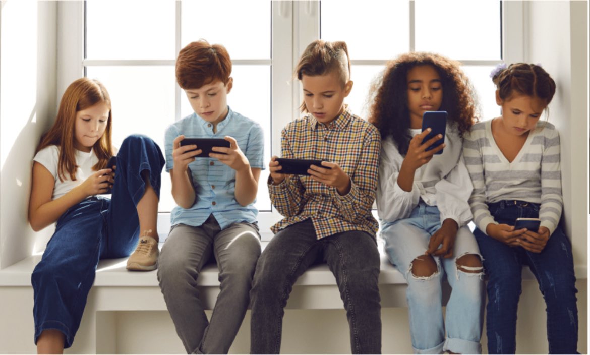 eteach_eu's tweet photo. In today's fast-paced digital world, a new generation has emerged - the Alpha Generation. Born in the 2010s, these… Check out our new blog post to learn actionable insights and strategies to better serve the educational needs of the Alpha Generation 👇 https://t.co/pFjd302Czt https://t.co/34hQBAHFzF