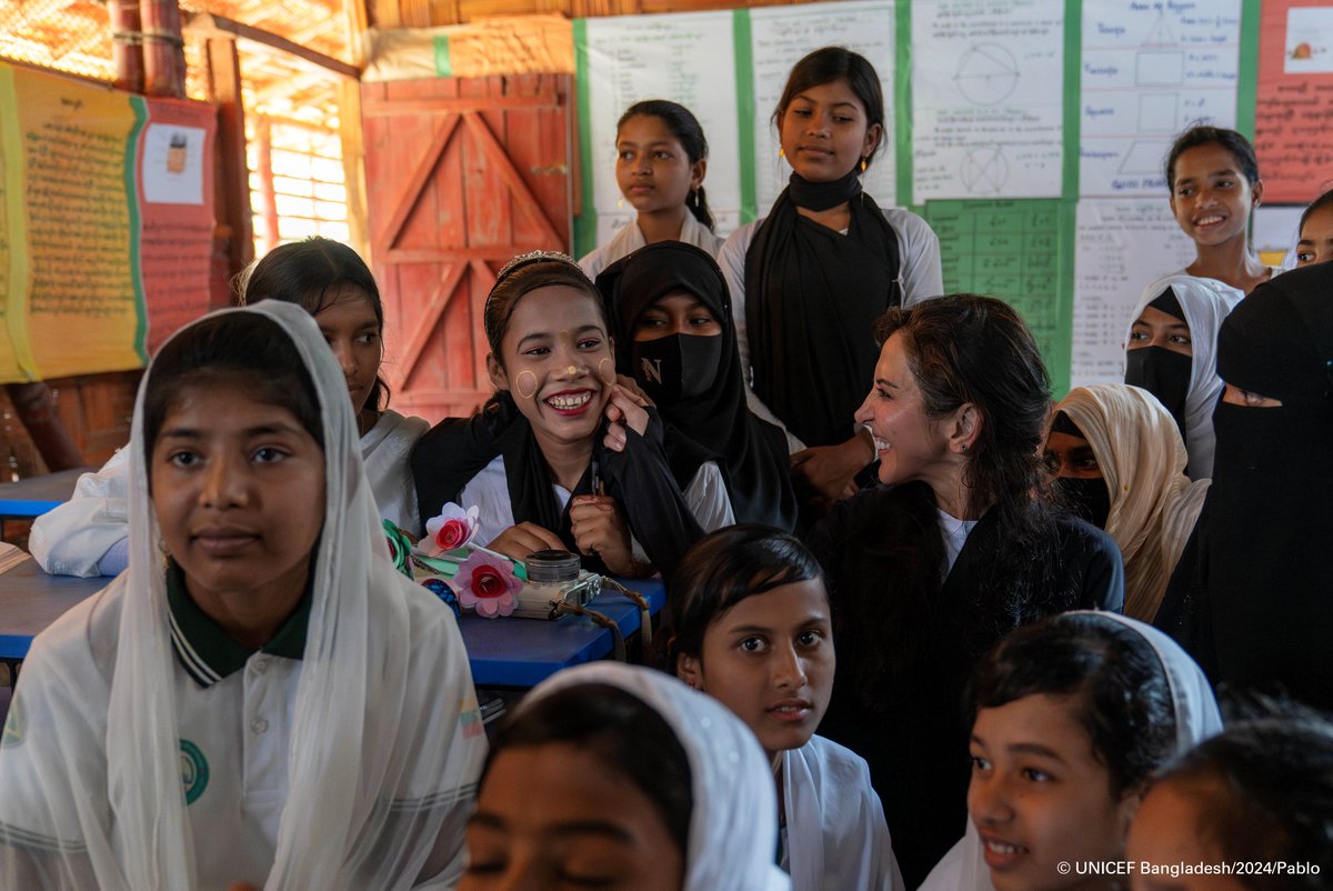 Guess who we hosted today? Actress Sahel Rosa & Ambassador of 🇯🇵 to 🇧🇩 Iwama Kiminori visited a UNICEF-supported learning centre in the Rohingya camps! Ms. Rosa shared her story of being orphaned during war with students & urged them to never give up, no matter what. @JapanGov