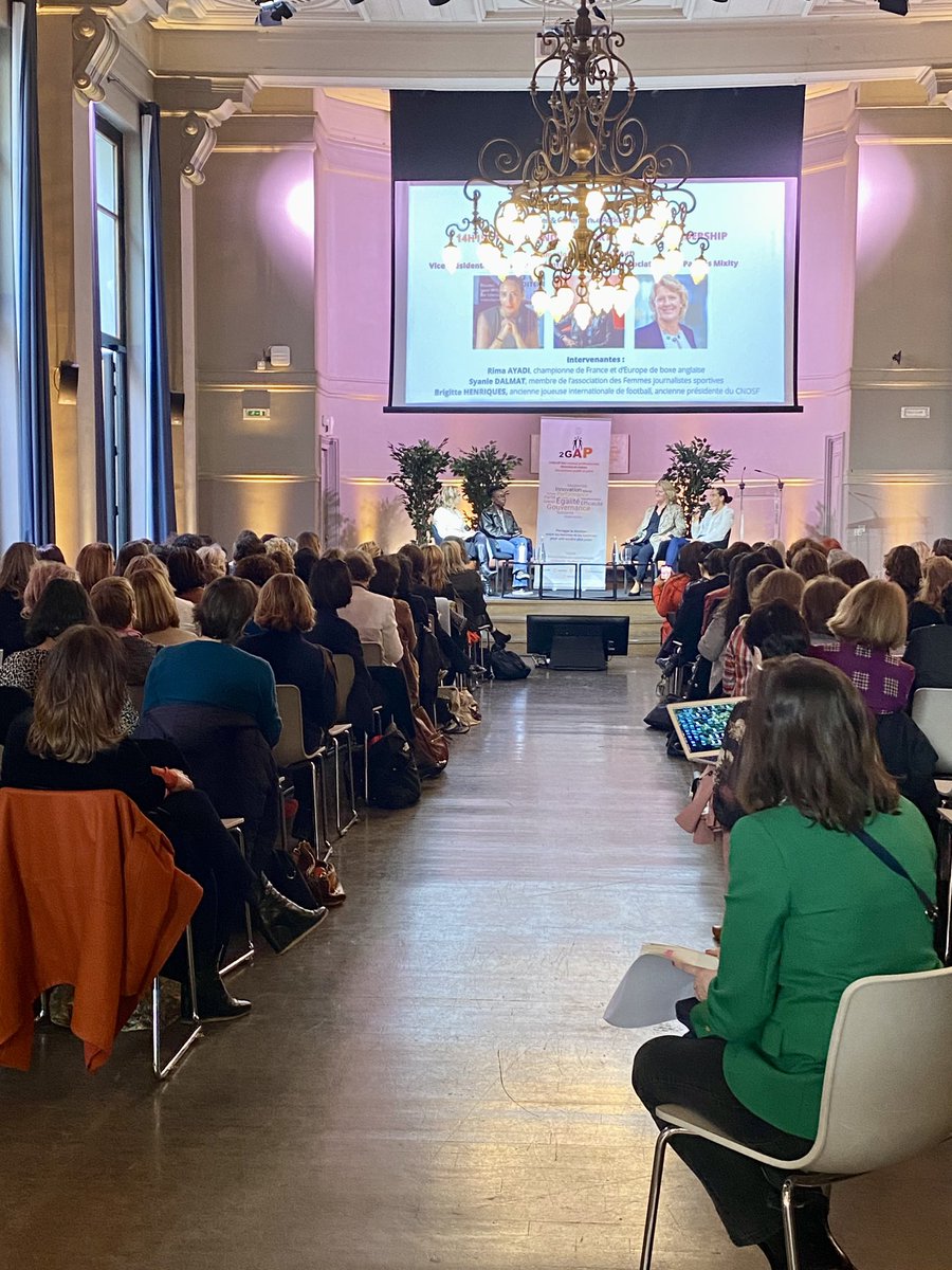 Florence Sandis (@florencesandis) on Twitter photo Assises de <a href="/2gapF/">2Gap France</a> : 80 réseaux féminins réunis !
Bravo <a href="/arianebenard75/">Ariane Benard</a> pour cette table-ronde « Sport, corps et leadership » avec <a href="/rima_ayadi/">Rima Ayadi</a> <a href="/SyaneDalmat/">Syanie Dalmat</a> et <a href="/BrigitHenriques/">Henriques</a> .
<a href="/nathaliepilhes/">Nathalie Pilhes</a> <a href="/claire_poirson/">claire poirson</a> <a href="/isabelle_blin/">Isabelle BLIN</a> Assises de <a href="/2gapF/">2Gap France</a> : 80 réseaux féminins réunis !
Bravo <a href="/arianebenard75/">Ariane Benard</a> pour cette table-ronde « Sport, corps et leadership » avec <a href="/rima_ayadi/">Rima Ayadi</a> <a href="/SyaneDalmat/">Syanie Dalmat</a> et <a href="/BrigitHenriques/">Henriques</a> .
<a href="/nathaliepilhes/">Nathalie Pilhes</a> <a href="/claire_poirson/">claire poirson</a> <a href="/isabelle_blin/">Isabelle BLIN</a>