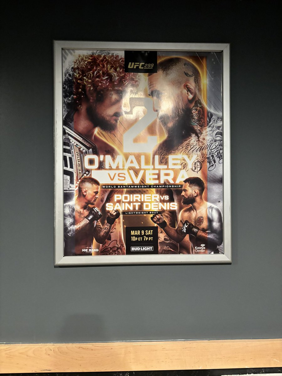 JoshMTV's tweet photo. get you a woman that’s not afraid to ask the waiter for the @SugaSeanMMA #UFC299 poster at @BWWings 😇🙌 https://t.co/Eik2b5lhrF