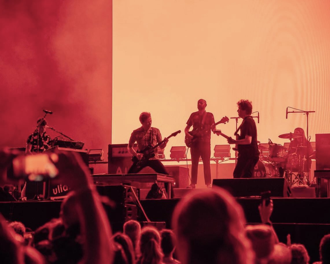 Franz_Ferdinand's tweet photo. If you've been to one of our shows, share your favourite live memory below! If you haven't seen us live, tag someone below who you'd love to come to one of our shows with. 

📸 Zelya Barradas https://t.co/lnRcUECaoP