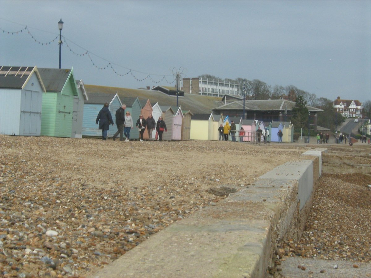 jonnyald's tweet photo. down at Felixstowe beach #beachhuts #walkers #surf #seashell #shingle #beach #cruching #sounds #lifesgreat #suffolk #coast https://t.co/NDcB8R1x62