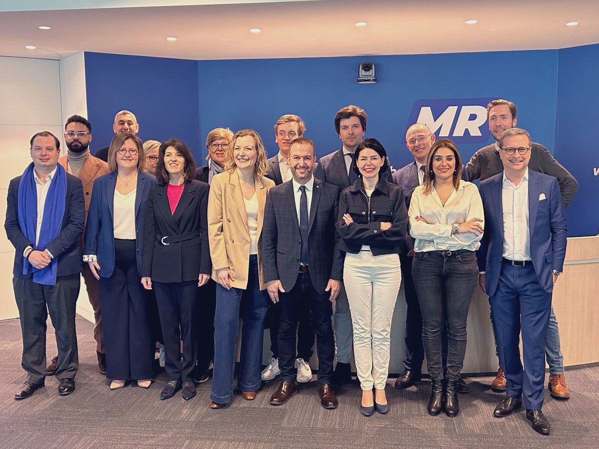 Fière d’avoir présenté à la presse ce matin la liste MR-Open VLD pour les élections fédérales. Une liste avec la parité hommes-femmes, des représentants de la périphérie et des communes du Nord et du Sud de Bruxelles, des candidats de toutes les générations et tous les horizons.