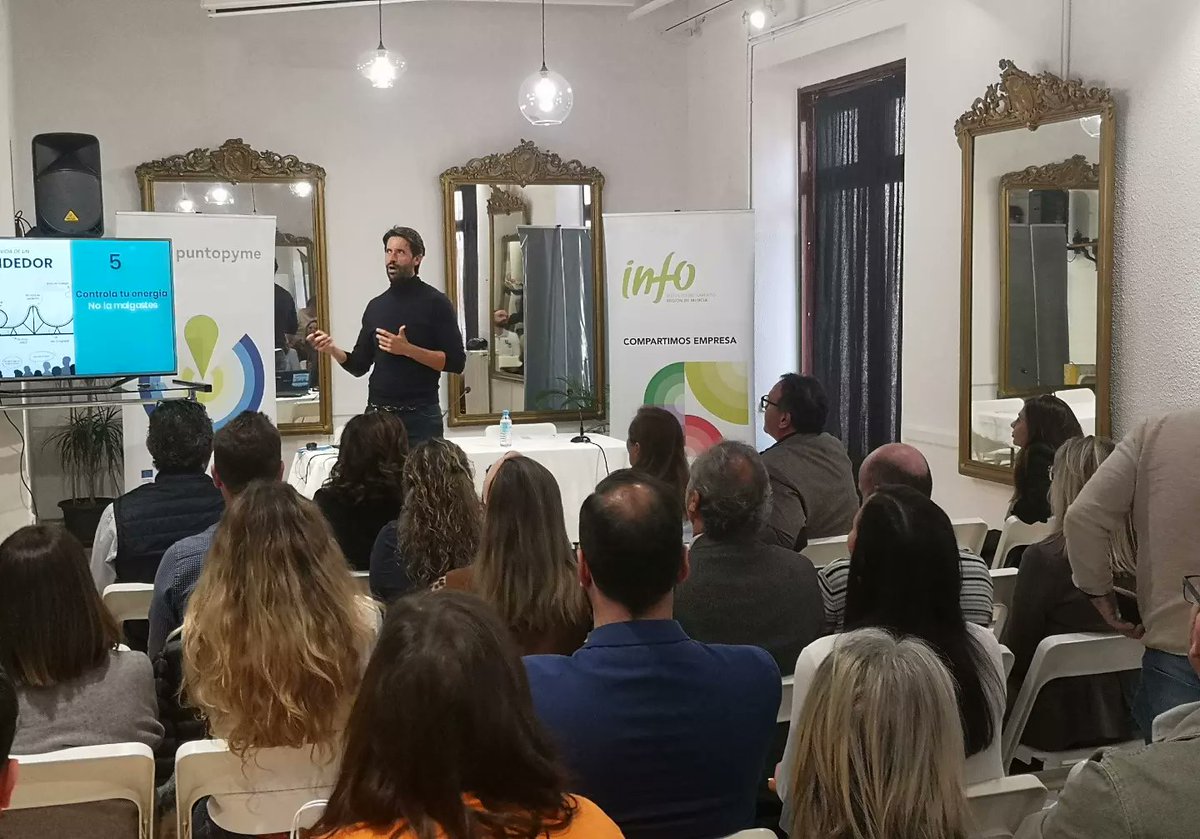 Jornada "Los Caminos del Emprendimiento" en Caravaca de la Cruz. Conociendo y fomentando las oportunidades de negocio que ofrece el turismo religioso.
<a href="/infoRMurcia/">Instituto de Fomento</a> <a href="/AytodeCaravaca/">Ayuntamiento de Caravaca</a>