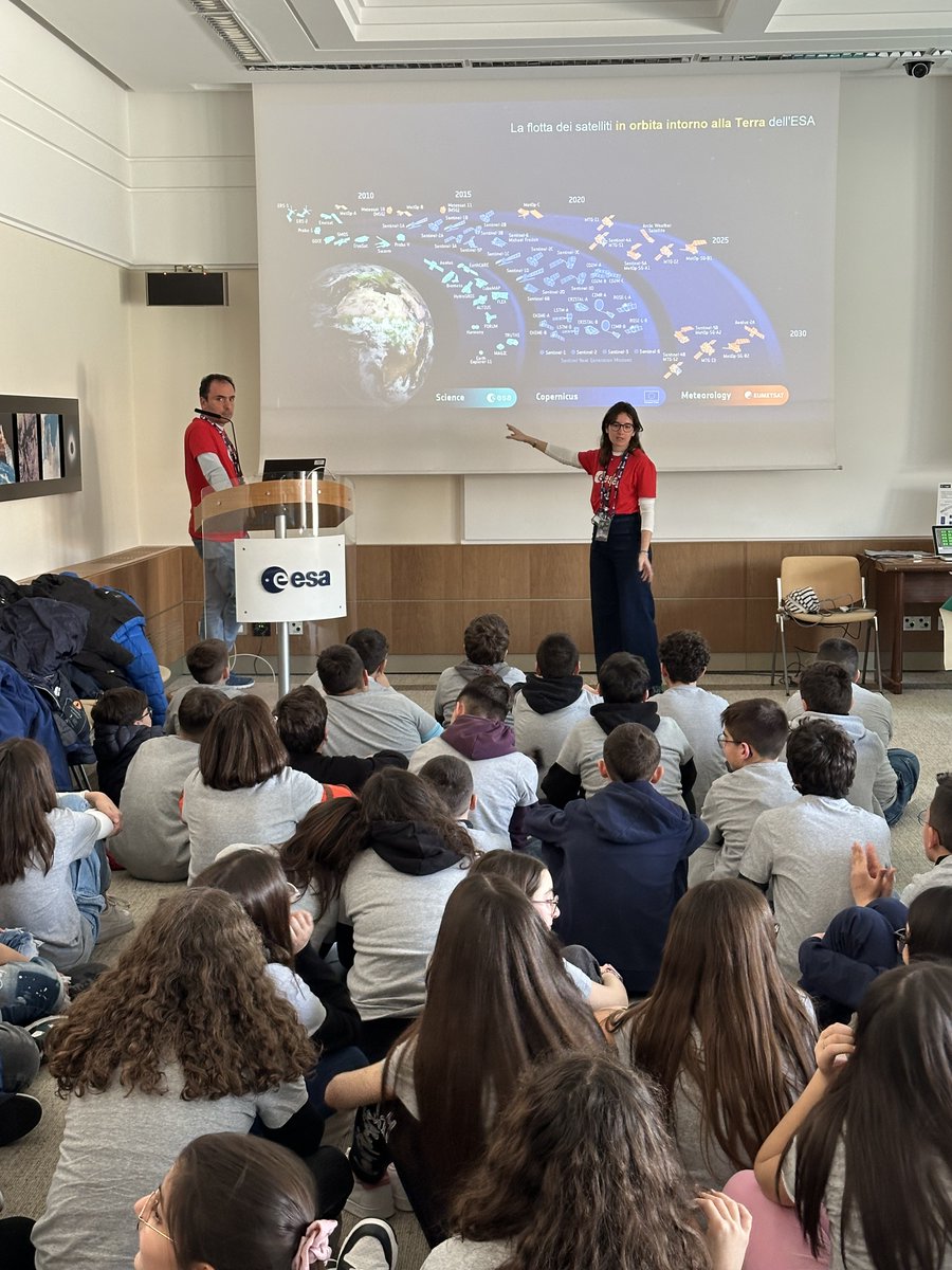 BIS_spaceflight's tweet photo. Day 4 here of the #ESASchoolDays event here at @ESA @ESA_EO #ESRIN with @BIS_Italia .
Senior school students today enjoying better understanding about #space and how we can use it for the benefit of all. 🚀🌎🛰️📡😀👍🏻
#ScienziatiNati #STEM #Outreach #FromImaginationToReality https://t.co/ntKE8TGXqN
