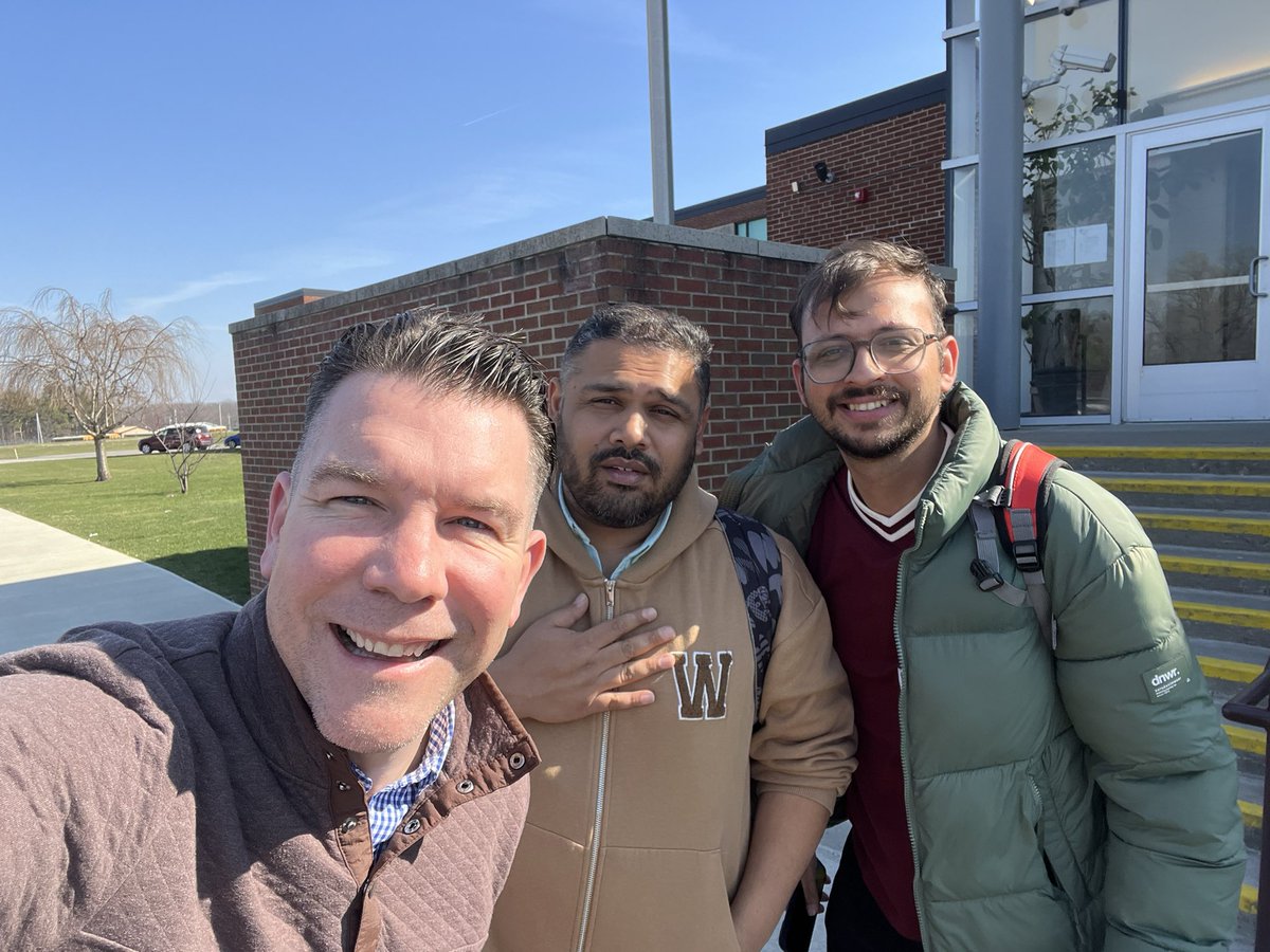 Had a blast spending the day with Arjav & Meeth from Team @quizizzz while visiting @LakeShoreCSD classrooms. Quite the Quizizz 🎉 here in NY! #edtechLSC