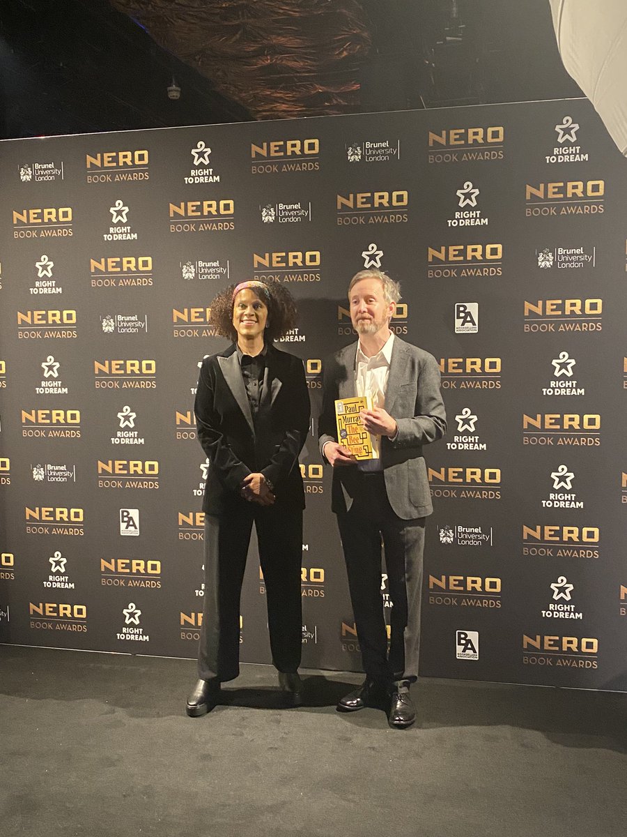 Our Nero Gold Prize, Book of the Year winner, Paul Murray, with @BernardineEvari, our chair of final judges 🎉 For everything you need to know about The Bee Sting, click here: nerobookawards.com/paul-murray/