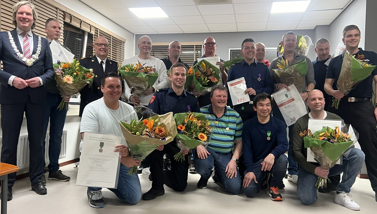 Op de korpsavond van de brandweer in #Spijkenisse zijn vanavond een flink aantal jubilarissen terecht in het zonnetje gezet. Dank voor jullie inzet, cruciaal voor #Nissewaard!