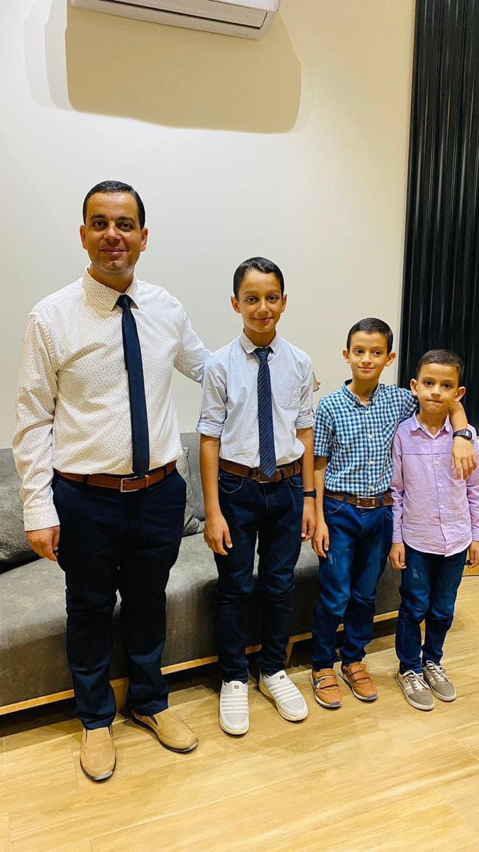 The father was killed while attempting to procure food for his children in #Gaza today ! 

One of a million untold stories !!