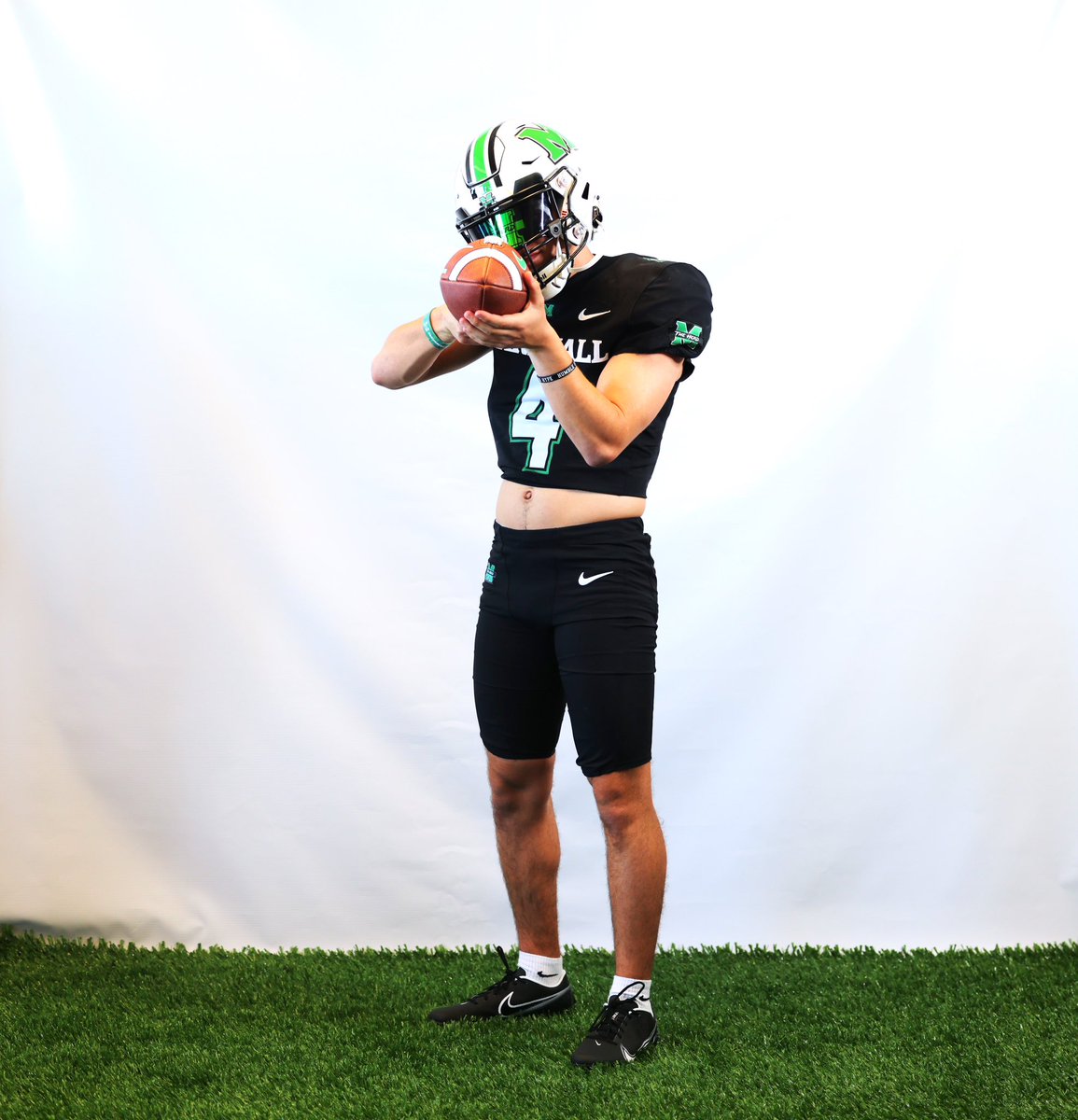 Blessed to receive a PWO from <a href="/HerdFB/">Marshall Football</a> Looking forward to being on campus March 30th! 

<a href="/CoachP_eterson/">Coach P 🍎🏈📚🎓CoachesHelpingCoaches</a> <a href="/FlintHillFball/">Flint Hill Football</a> <a href="/CoachHuff/">Charles C. Huff</a> <a href="/Reed5G/">Reed Grable</a>