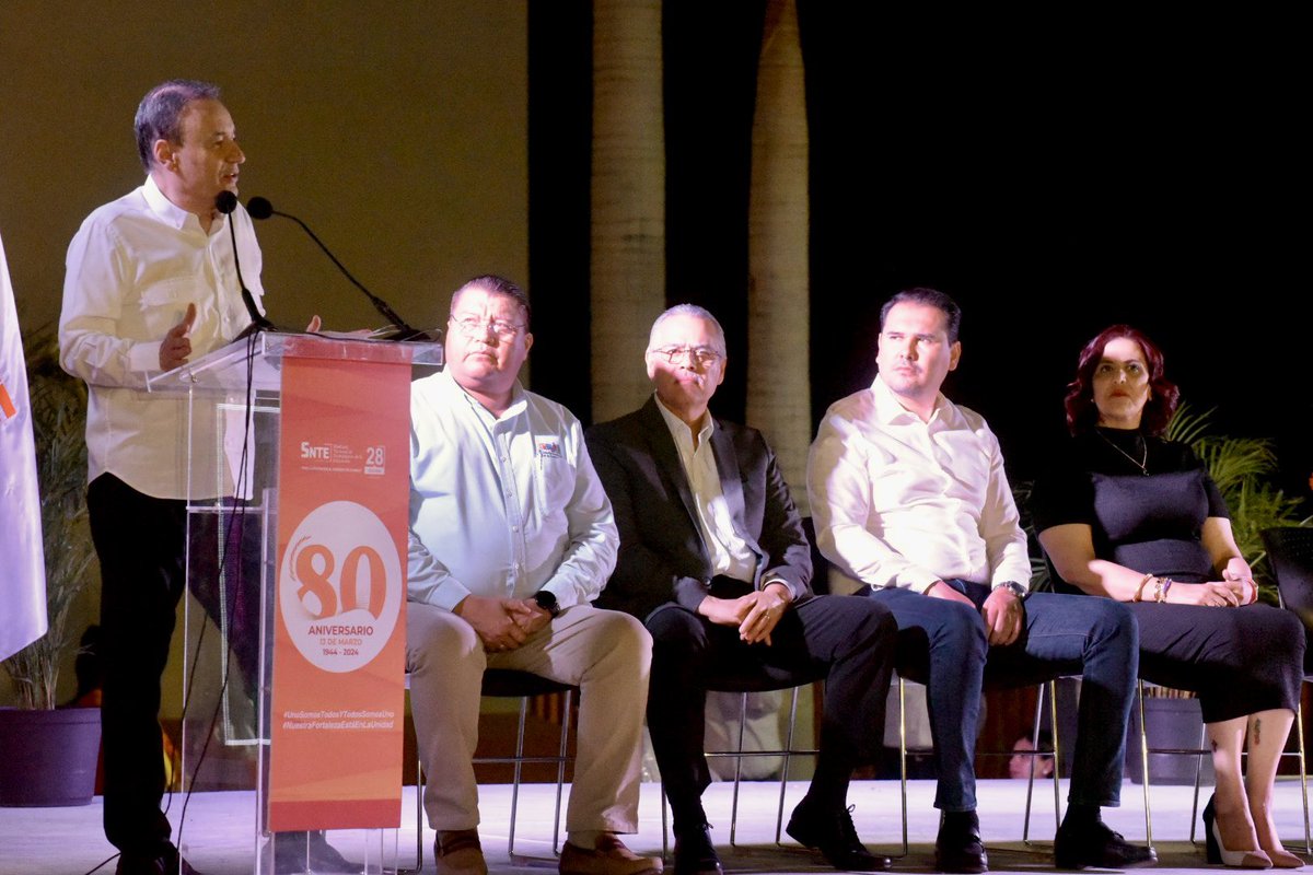 AdolfoSalazar_'s tweet photo. Junto al Gobernador Alfonso Durazo presenciamos el 80 aniversario del SNTE Sección 28. Gracias al Secretario General César Salazar por la invitación a este gran evento conmemorativo. https://t.co/Wl4cMvKk44