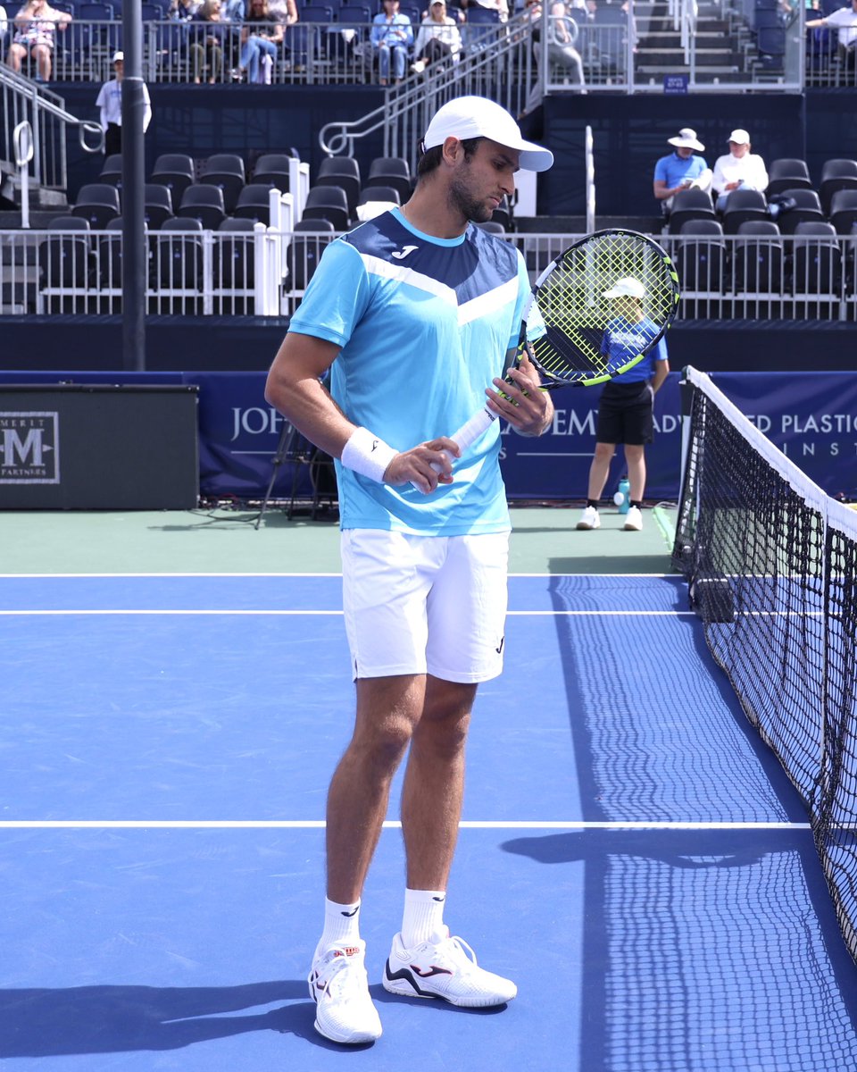 mg_grabill1's tweet photo. Now on Center Court 🎾 Vukic and Fognini https://t.co/qBsJ612VlD