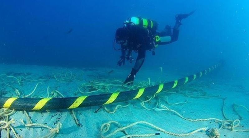 YankiDergi's tweet photo. Kıtalararası internet kabloları okyanusta yaşanan hasarlar nedeniyle bazı ülkelerde internet sorunları yaşanmaya başladı.

#internet #ocean https://t.co/g0LCGxYWwX