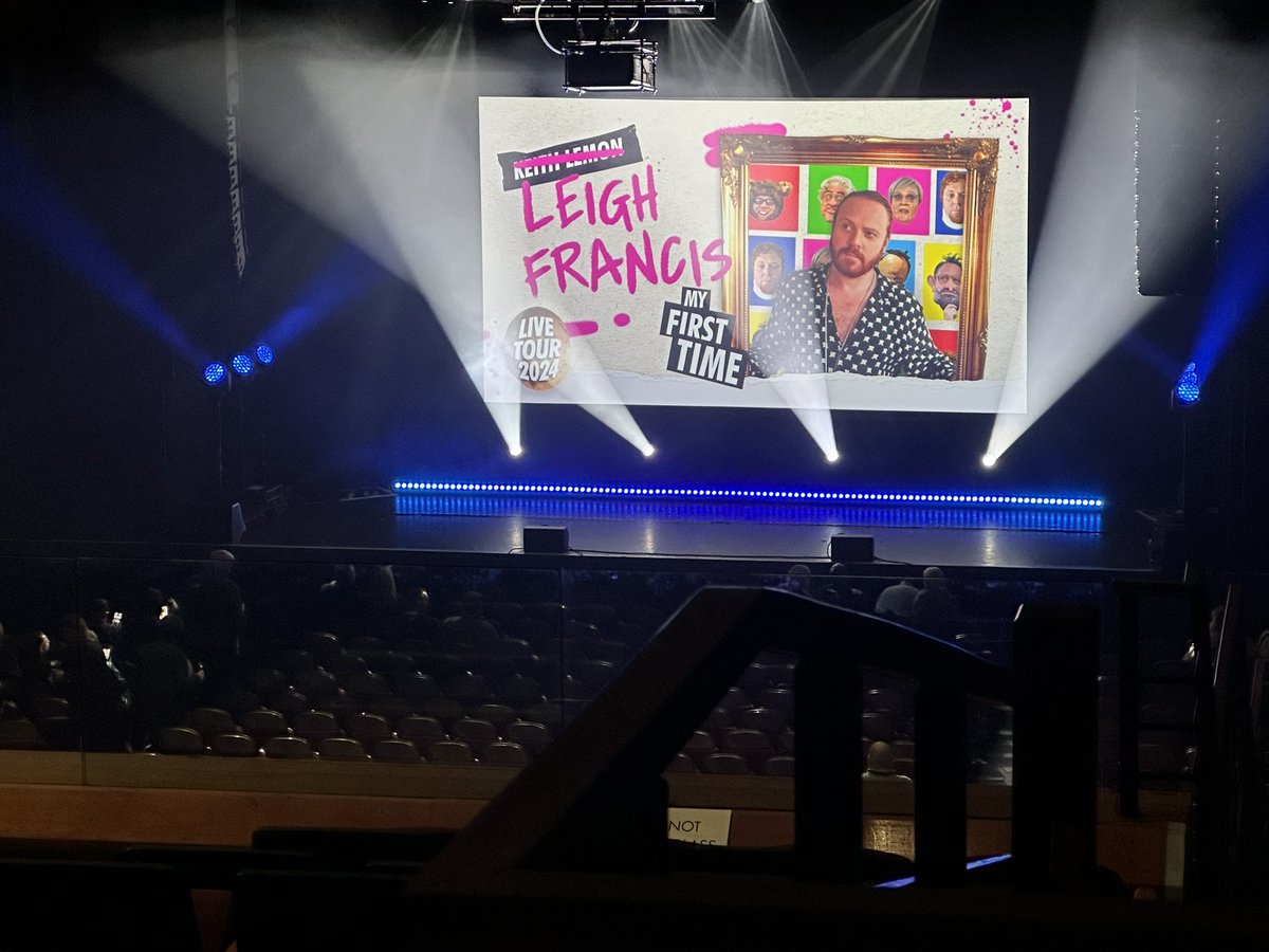 Shane19924's tweet photo. At the @CambridgeCornEx waiting for the @LeighFrancis show to start ! 😁😁😁 https://t.co/HDp6ZgvmLx