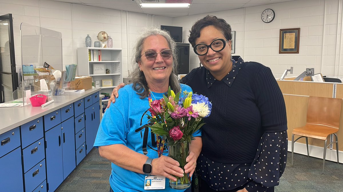 Congratulations to Mrs. Michelle McNeil, Birdneck Elementary’s Teaching Assistant of the Year! #kidsathope @KarlaYo78612102 @vbschools