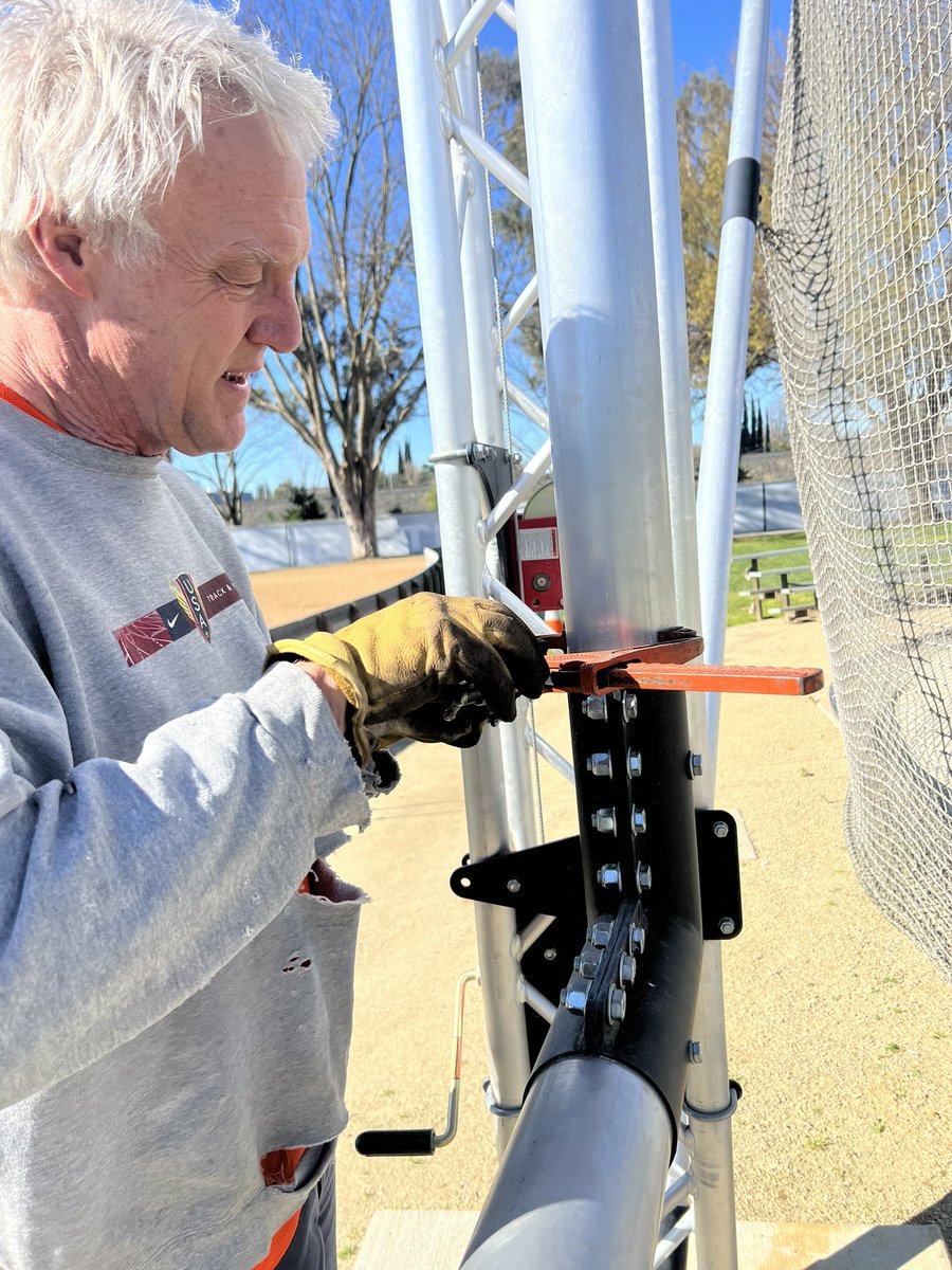 SacKenny's tweet photo. Thanks Lance Deal for coming out to our campus to give our hammer cage an adjustment/tune up. Your time and energy is appreciated by our staff and student-athletes. 

#FormerAmericanHTRecordHolder https://t.co/Wf40wC8IOS