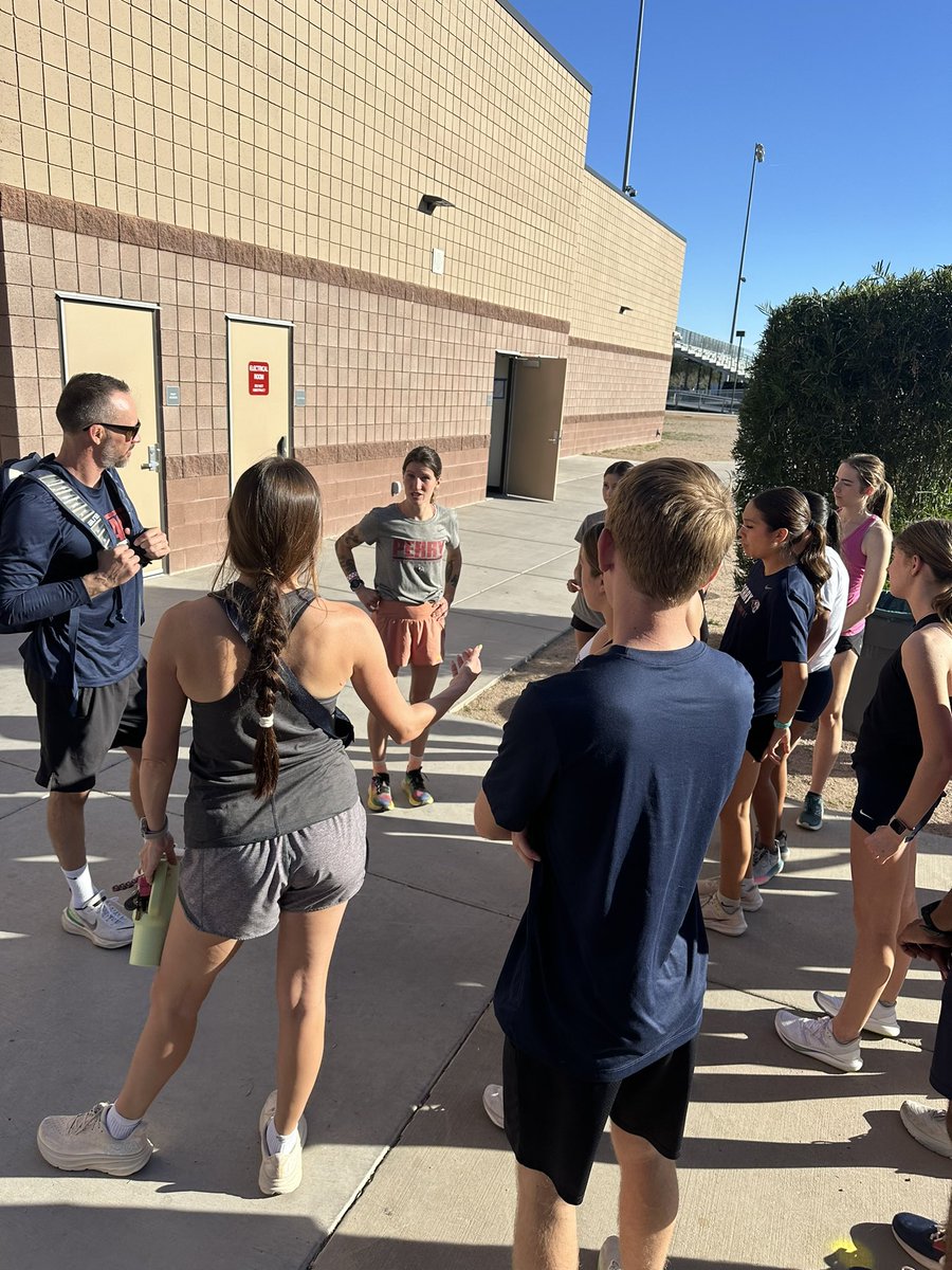 Thrilled to have had Krissy Gear join athletes at Perry High School for a memorable Run With US! event. Inspiring the next generation of athletes and giving back to the sport we love❤️ Read more: usatffoundation.org/krissy-gear-in…