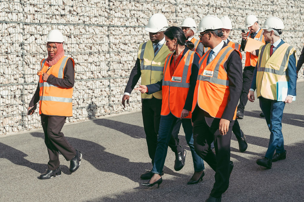 CZacharopoulou's tweet photo. En amont de ma prochaine visite en #Tanzanie, ravie d'avoir effectué une visite de terrain dans les #Yvelines avec le Ministre Aweso, chargé de l'#Eau !

Nous renforçons le partenariat 🇫🇷🇹🇿, notamment sur l'accès de tous à l'eau potable grâce aux investissements @AFD_France. https://t.co/iDOQVNy4x5