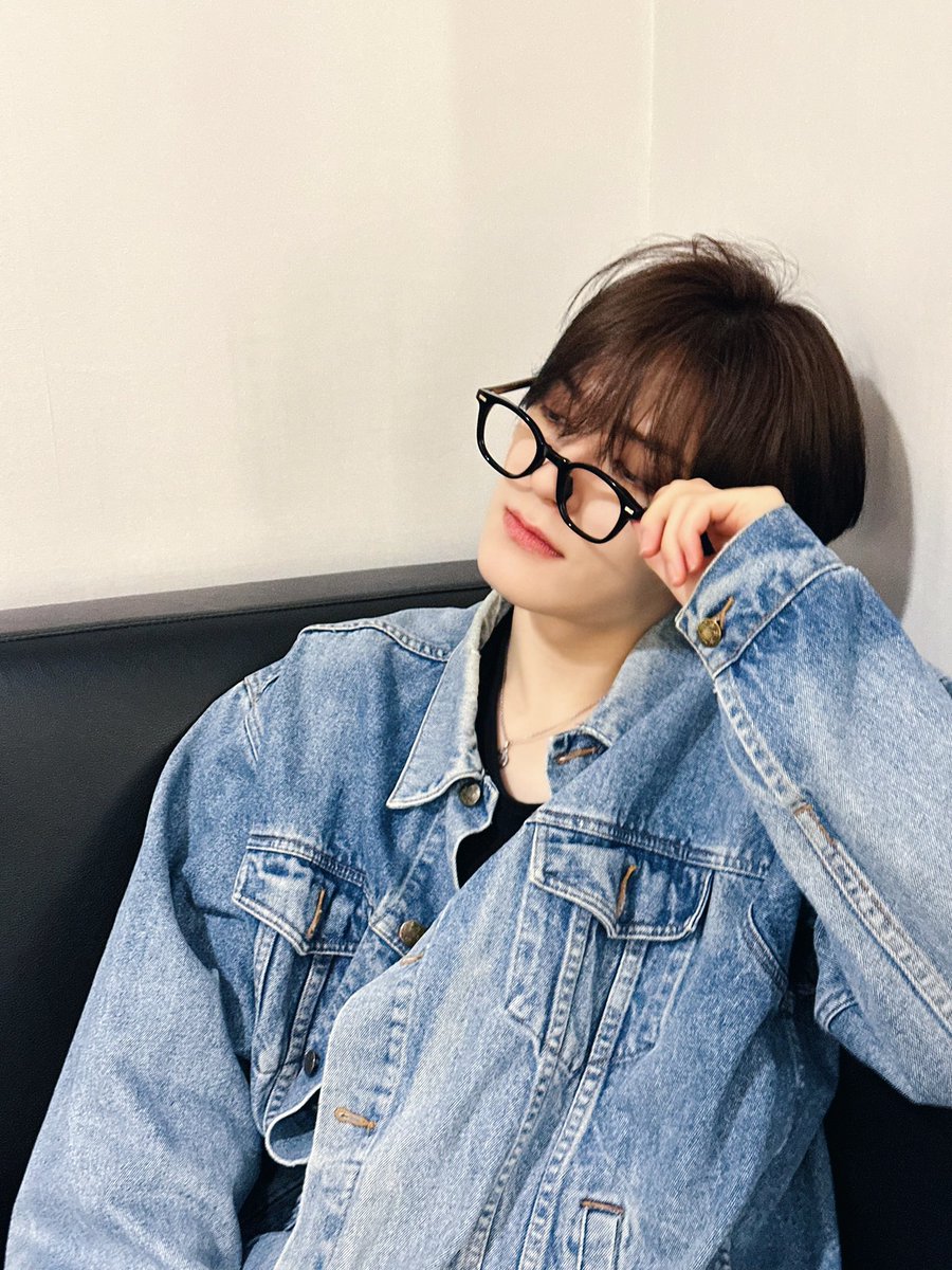 EpexCL's tweet photo. #WISH🐕 | 240314
Actualización de Dawit en X💘
“Oh, los dulces se envían al extranjero... Es tarde 😋”

©️ by_epex

『𝙀𝙋𝙀𝙓 𝘾𝙃𝙄𝙇𝙀』🫧
@the_EPEX @by_EPEX @EPEX_JPN #CanWeSurrender #EPEX #zenith https://t.co/hnoFZOfUY9