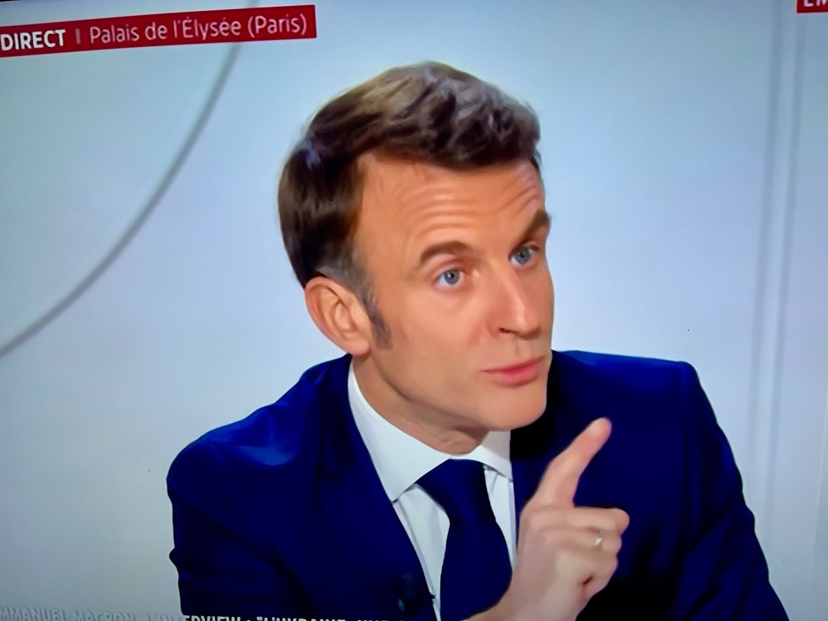 E2Villiers's tweet photo. M. Macron se ridiculise par un verbiage manipulateur des réalités:
Les intérêts vitaux, La sécurité et La Défense Nationale de la France ne sont absolument pas menacés. https://t.co/UBz3r9asyC