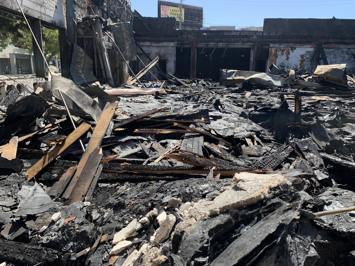 LAObserved's tweet photo. Vacant former Juniors Deli (later Lenny’s) on Westwood Blvd burned down over night. Adjacent shoe shine stand OK. Photo and vid by judylgraeme on IG #ranchopark #larestaurants https://t.co/rq2gxrqFWu