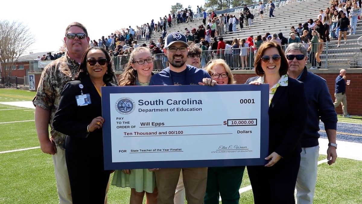 Three-peat! Blythewood High School earns its third state teacher of the year finalist in school history as State Superintendent Ellen Weaver announced science teacher Will Epps as a finalist for the 2025 South Carolina Teacher of the Year! Full release: ed.sc.gov/newsroom/news-…