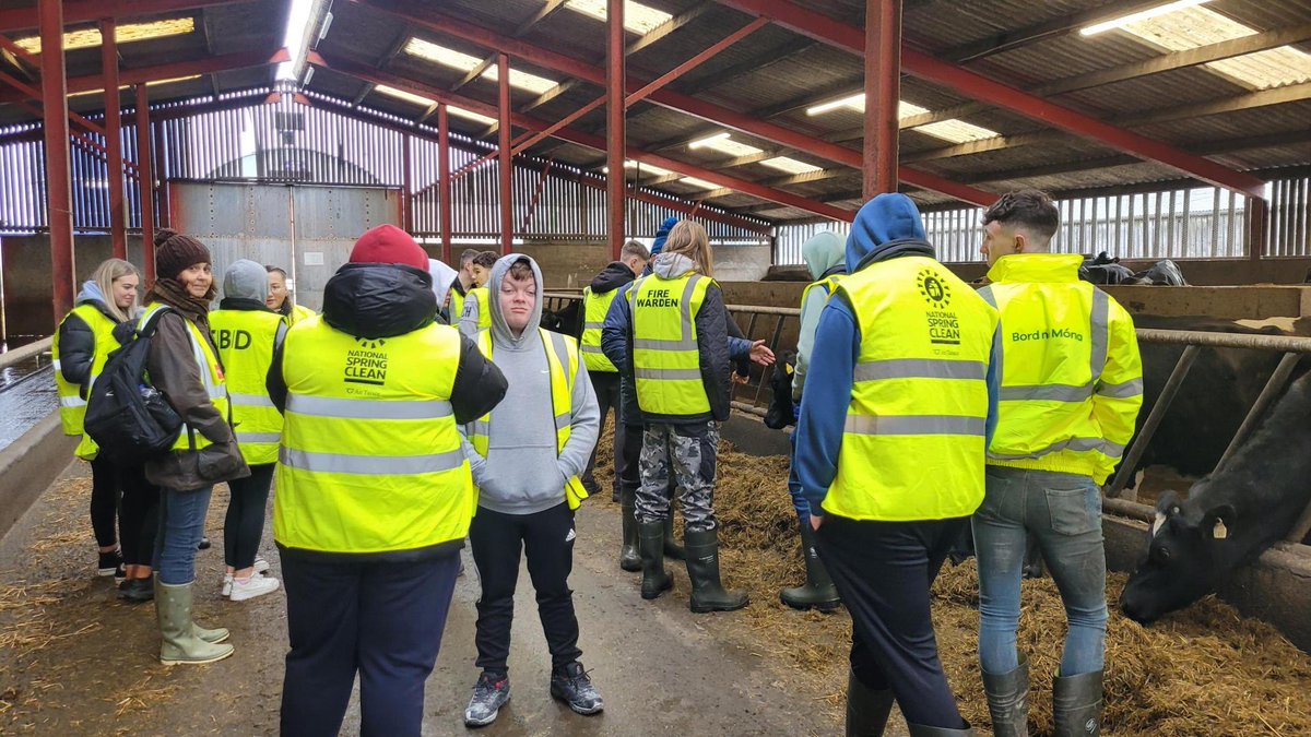 Earlier this week, students visited @gurteencollege for a guided tour of the campus, seeing the farm and equine facilities and to hear about the courses on offer there. A big thank you to Richard Hamilton @gurteencollege for hosting us! 🚜