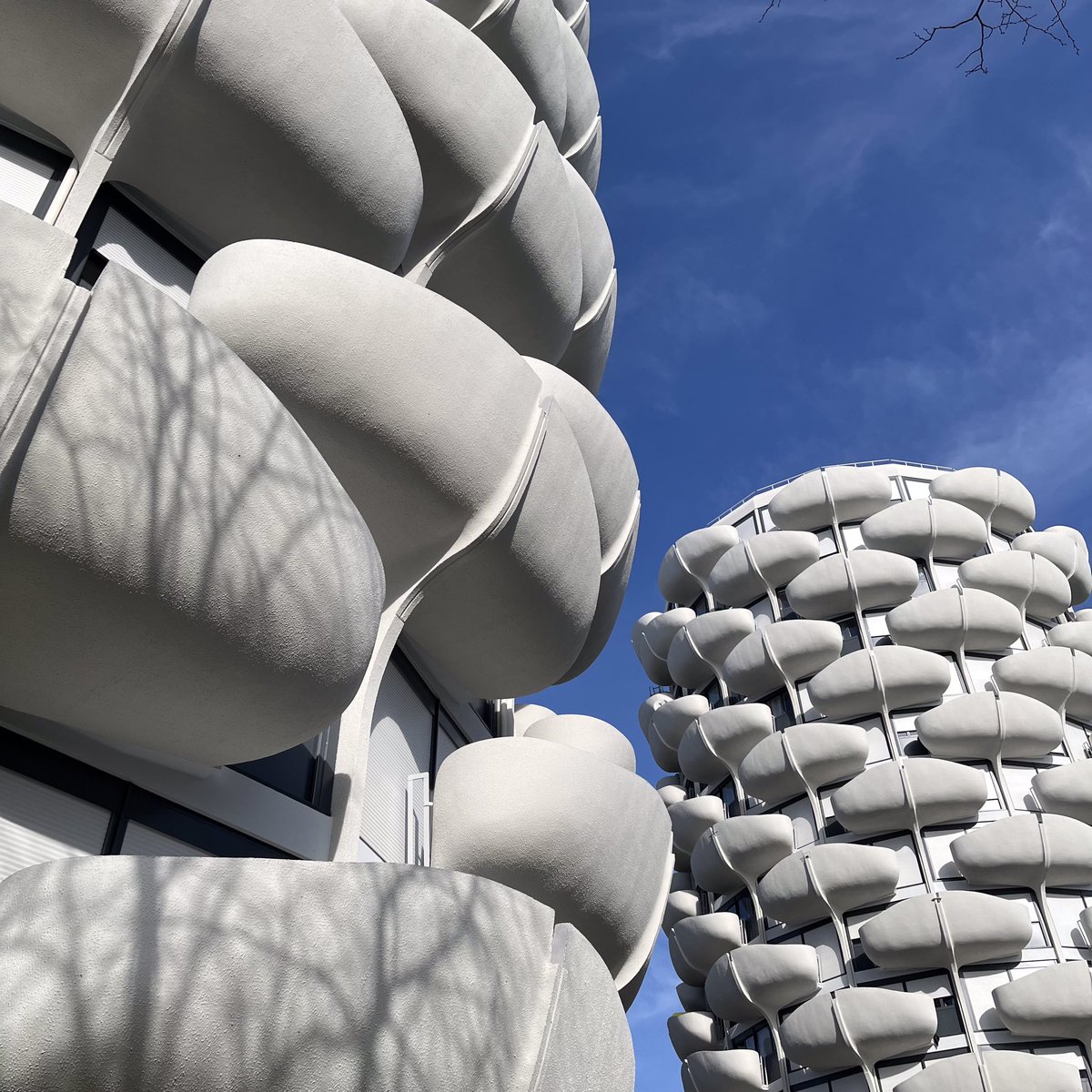 View_points's tweet image. Iets voor jou @MartjanKuit ? Parijs maar dan anders #brutalisme #modernisme