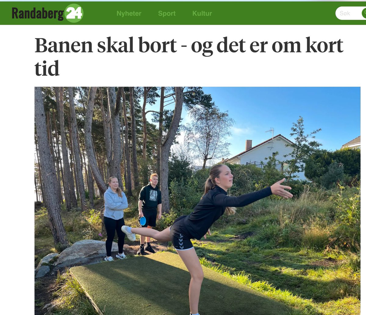 Et par sure naboer som klager, og vipps, så er den populære frisbeegolfbanen historie. Synd. Dette var populært, så lenge det varte.