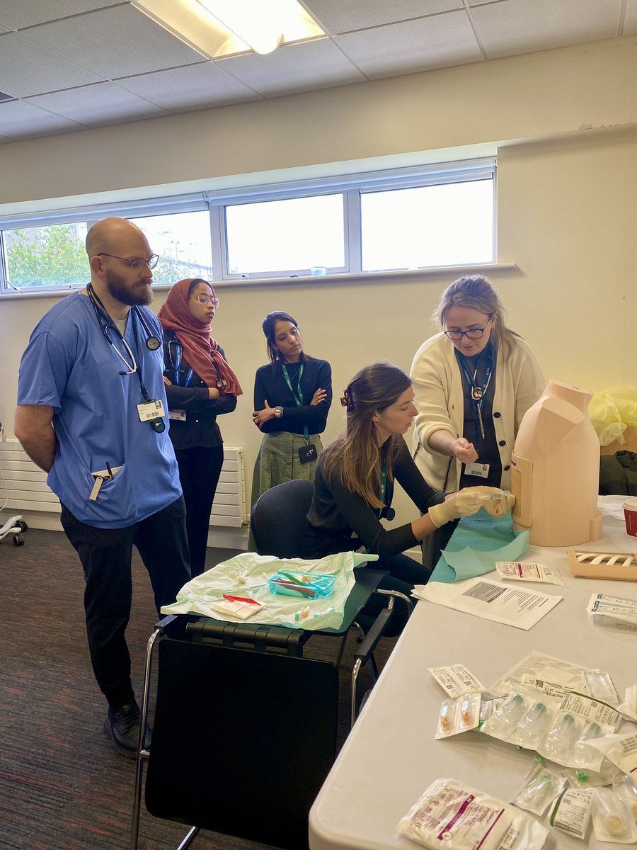 KarenDennehy5's tweet image. A brilliant start to the simulation skills series for medical SHO’s in UHW, todays sessions focused on ultrasound guided thoracocentesis with two excellent SpRs leading the sessions-Donal O’Malley and @CaraMGill, thanks @DrDaraByrne and @GalwayICAPSS for the technical support!