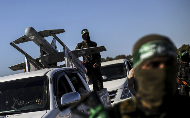 iamBrianBJ's tweet image. Gaza development:  Major Gaza clan says it considers all Hamas members legitimate targets after leader assassinated

The Doghmosh Family — a major clan in Gaza — has issued a statement declaring that all Hamas members are legitimate targets after its leader was assassinated by…