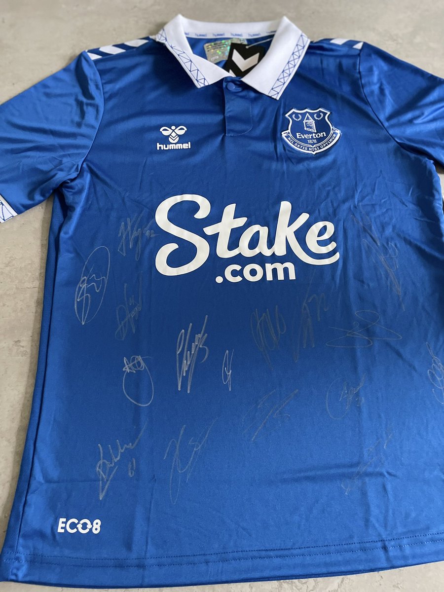 BluesVCancer's tweet photo. Our #LetsPutTheBootIntoBloodCancer idea got off to a great start but seems to have hit a brick wall ๐ข
Weโve had support from a few @BarclaysWSL and @SkySports stars, @Bootle_FC have been brilliant and @Everton sent us a shirt, but itโs ground to a halt. ๐ข https://t.co/UBIuxHvSPw