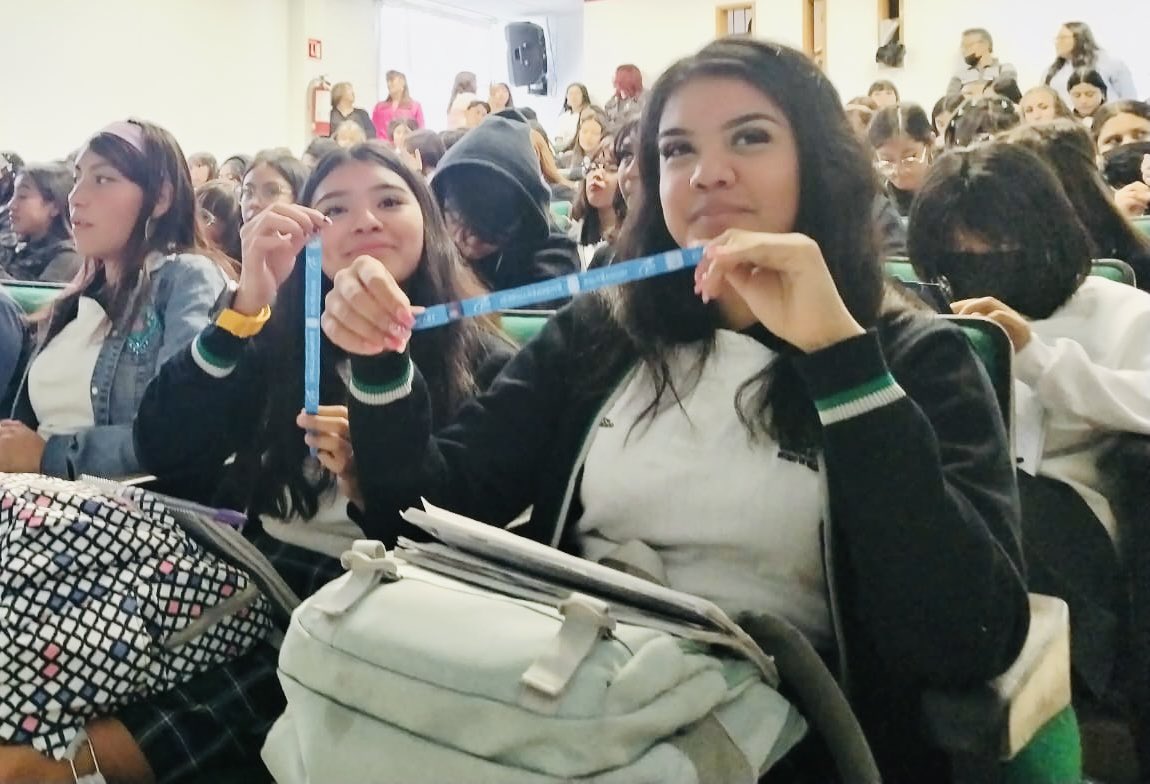 ConalepTlalne2_'s tweet photo. Se realizó una enriquecedora sesión de Orientación Educativa con la Escuela Superior de Ingeniería Textil del IPN. ¡Esperamos que esta experiencia les haya brindado nuevas perspectivas y oportunidades en su camino académico y profesional! @Conalep_Edomex #apasionadamenteconalep https://t.co/s8P7QXSLsU