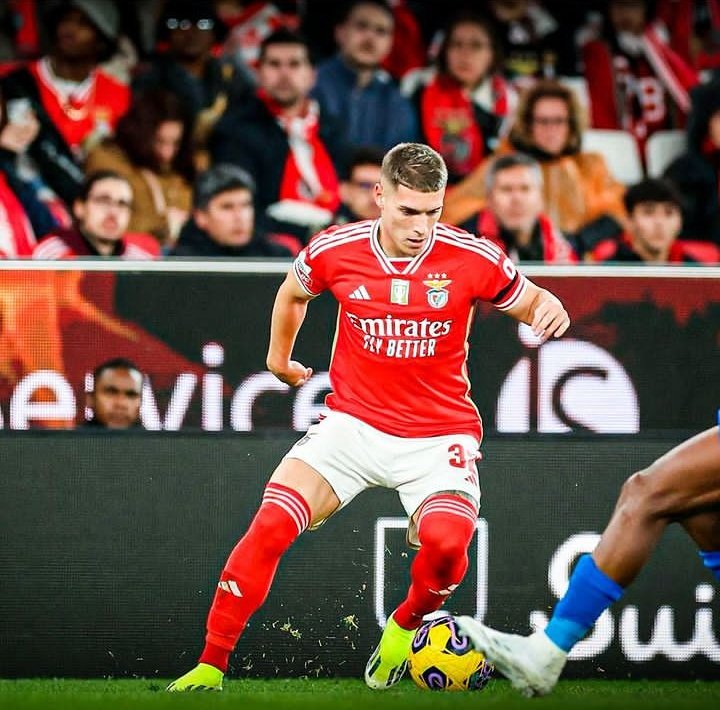 Gano el Benfica, avanzo a los Cuartos de Final De la Europa League.
Rollheiser no jugo, pudo haber jugado pero tambien entiendo lo del tecnico.
Ya lo veremos muy pronto debutando en la copa internacional