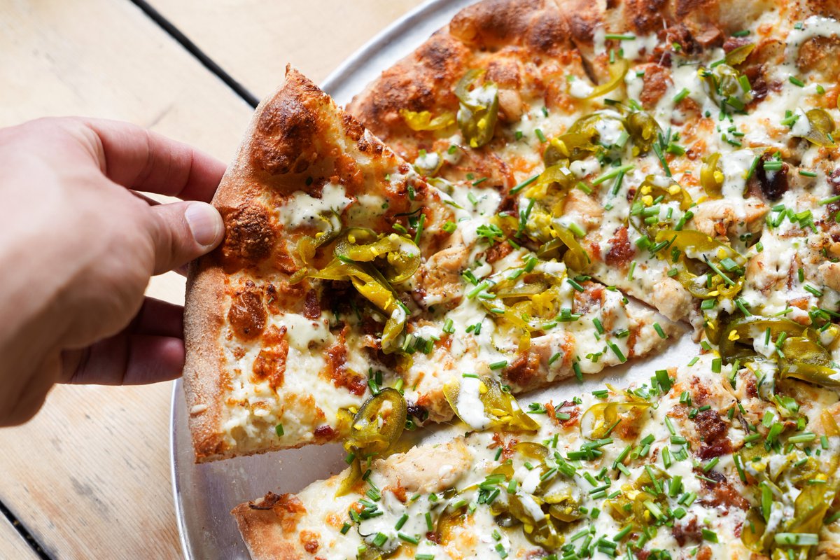 PinthousePizza's tweet photo. Have you had March's “Off The Map” speciality pizza yet? The TEXAS CHICKEN RANCH has a crème fraîche base, house cheese, savory chicken, crispy bacon, Cowboy candy, herb blend, chives, and jalapeño ranch on top!
#pinthouse #offthemap #pizza #austintx #brewpub #pintproject https://t.co/oUYtJEYlbE