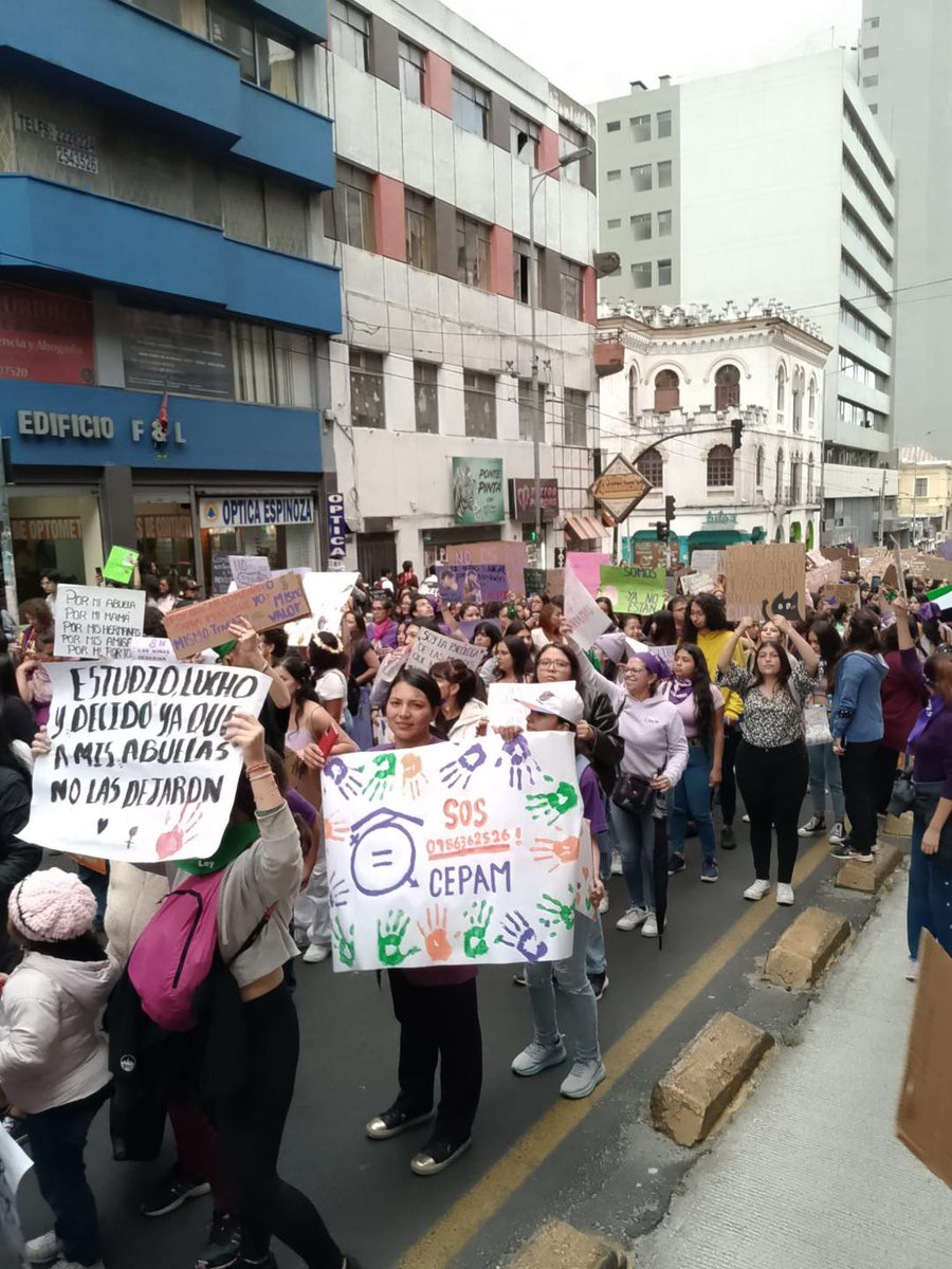 !El Centro Ecuatoriano para la Promoción y Acción de la Mujer, se unió a la marcha del #8M en Quito! Estamos presentes para alzar nuestras voces y exigir igualdad, justicia y derechos para todas las mujeres. ¡Juntas somos imparables! 💪 #CEPAM #DíaInternacionalDeLaMujer #8deMarzo