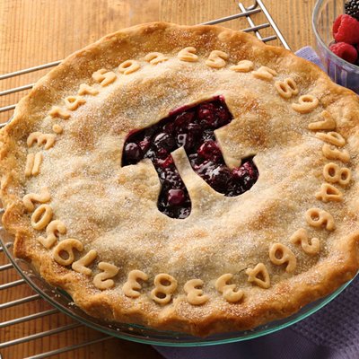 🥧 🍕 🥳 Celebrate Pi Day with your Linden Market Hy-Vee. Today only Earn a 5 cent Fuel Saver on our bakery fresh pies and grab a personal pizza for only $3.14! Swing in today to grab a slice of these savings! 😮 🥧 🍕